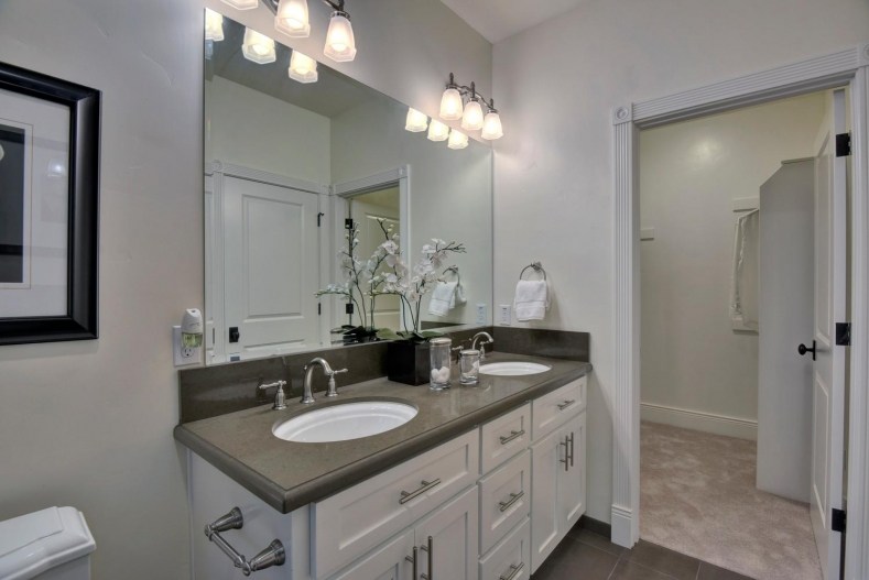 746 Partridge Ave Menlo Park-large-022-23-Master Bathroom View to Closet-1498x1000-72dpi - Copy